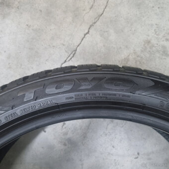 Zimné pneumatiky 225/40 R19 TOYO - 3