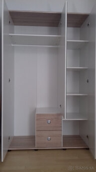 3-dverová skriňa so zrkadlom - 3