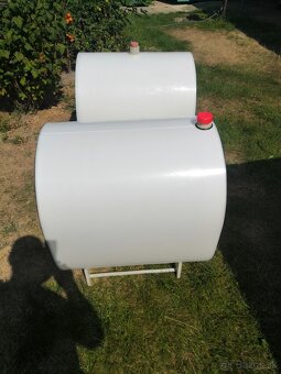 Plastovy sud na vino 300L. - 3