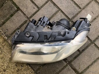 Predné ľavé svetlo Hella Passat B5.5 - 3