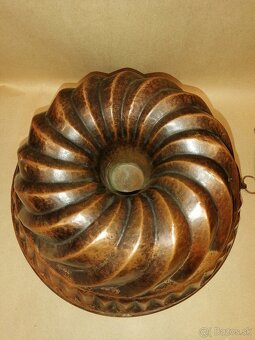 Staré bábovkové formy. - 3