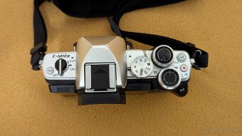Olympus OM-D E-M10 Mark II telo - 3