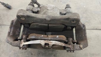 Predne brzdy Audi A4 B8 2.0 tfsi - 3
