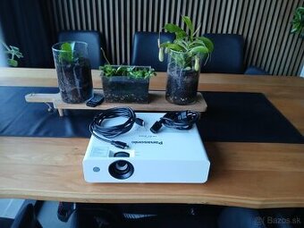 Projektor PANASONIC PT-LW362 100%STAV, Lampa len 370hodín - 3