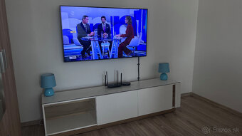Skrinka pod TV - 3