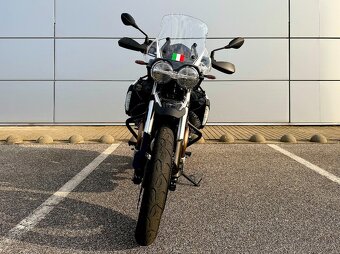 Moto Guzzi V85TT Guardia D’Onore – limitovaná edícia - 3