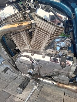 Suzuki Intruder VS800 - 3