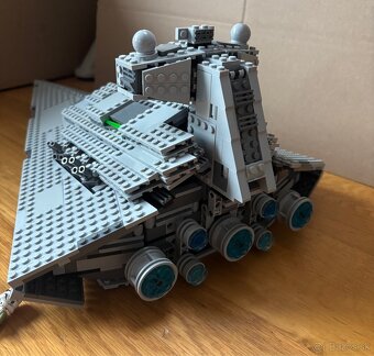 LEGO Star Wars 75055 - Imperial Star Destroyer - 3