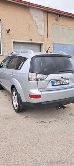 Mitsubishi Outlander  4x4 - 3