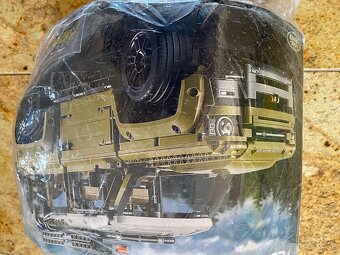 Technic 42110 - Land Rover Defender (2573 dielikov) - 3