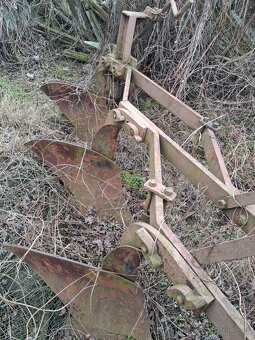 Predám 3jak originál pluh - 3