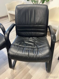 PREDÁM 3 čierne sedačky 55x45x99 - 3