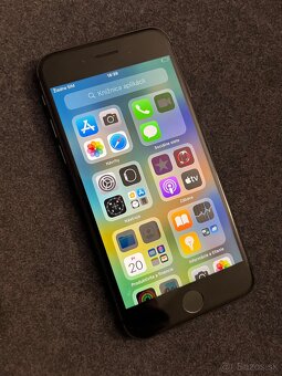 iPhone 8 64GB black - 100% batéria - 3