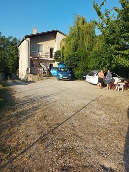 Investícia - Predám veľký RD ktorý ma zapísané 3byty na LV - 3