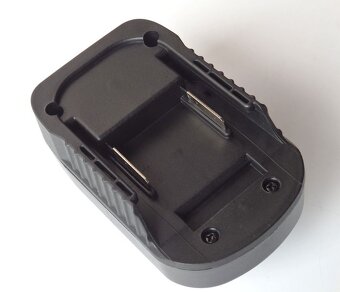Adaptér MAKITA 18V / MAKITA 12V max - 3