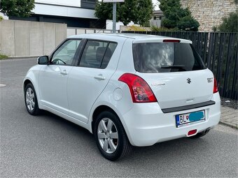 Suzuki Swift 1.3 edícia BLACK&WHITE, Rok 2010, iba 55 000 km - 3