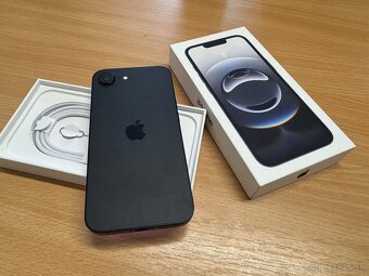 nový iPhone 16e - 3