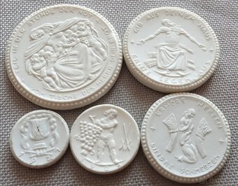 Sada porcelanovych minci Meissen - 3