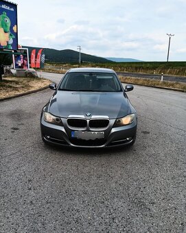 Predám bmw e90 318d facelift - 3