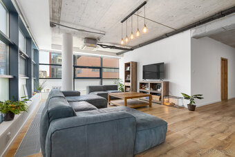 Luxusný 4-izbový apartmán v srdci Starého Mesta na predaj - 3