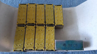 Relé HU 170 102 - 3