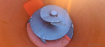 Predáme kŕmny voz KUHN - 3