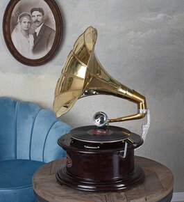 gramofon s mosadznou trubou - 3