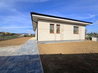 NOVOSTAVBA skoro. dokončená v obci Šišov poz.700m2 - 3