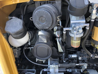 minibager 2,0t -Caterpillar 301.7D-840mth•13.8kW• - 3