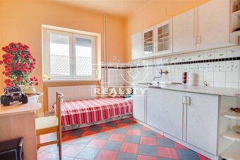 Na predaj 6-izbový rodinný dom s garážou, Podunajské... - 3