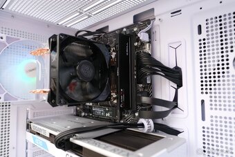 Herný PC, Ryzen 5 7600X, RTX 4060, 48GB RAM, SSD, 24m - 3