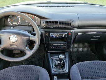 Volkswagen Passat sedan 1.9 TDI Comfortline 96kw r.v.2003/04 - 3