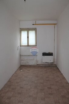 Na predaj viacúčelová budova s pozemkom v Hrachove okres Rim - 3