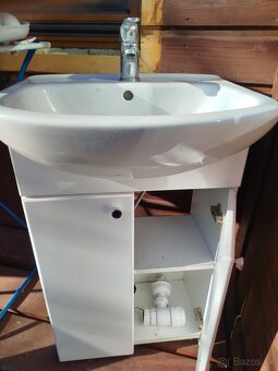 Sprchový kút + umývadlo so skrinkou - 3