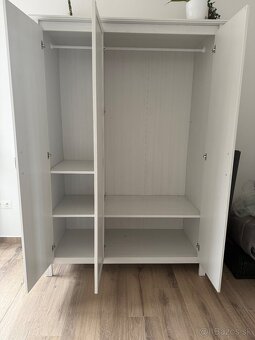 Predám biely nábytok IKEA - 3