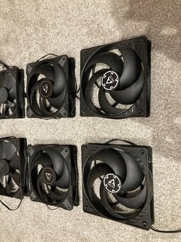 Predám PC ventilátory - Asus, Artic, Fractal - 3