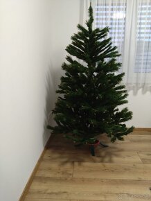 Vianočný stromček umelý+výzdoba - 3