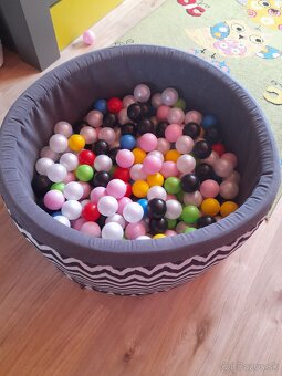 Suchý bazén s loptičkami - 3