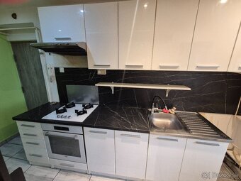 Predám 3 iz. byt na ul. Priateľstva v Komárne - 3