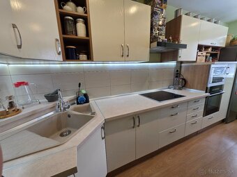 Kuchynská linka - 3