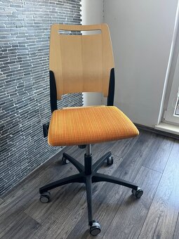 Ergonomická stolička XACT kancelárska drevená - 3