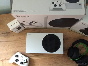 Herná konzola Xbox Series S - 3