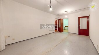 HALO reality - Predaj, trojizbový byt Banská Bystrica - EXKL - 3