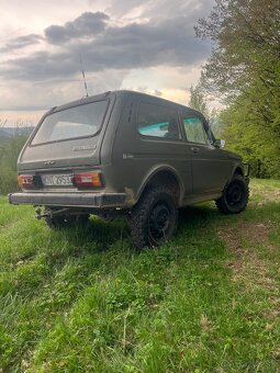 Lada Niva 1600 4x4 bez ŠPZ - 3