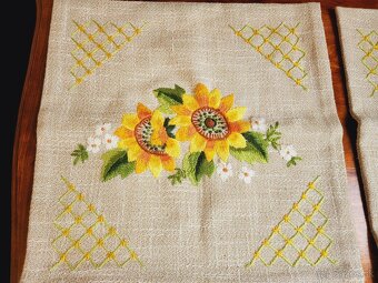 2 kusy krásnych ozdobných obliečok na vankúše 40x40 - 3