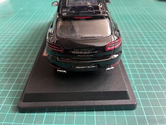 Model Porsche Macan Turbo Bburago 1:24 - 3