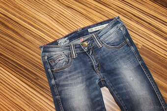 Dámske rifle Tommy Hilfiger v. 27/34 - 3