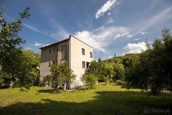 Radvaň /Obchodný priestor/ kancelaria/ dom s veľkým pozemkom - 3