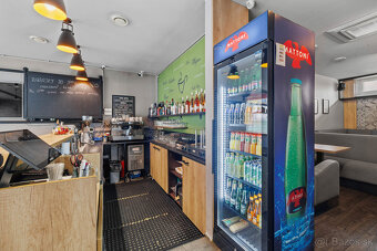 Zariadený priestor pre kaviareň, bistro s terasou na Tomášik - 3