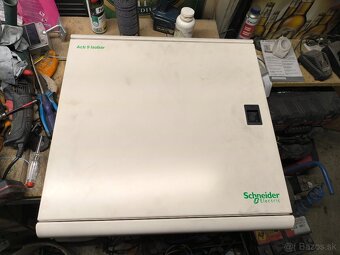 Rozvádzač Schneider Acti 9 Isobar - 3